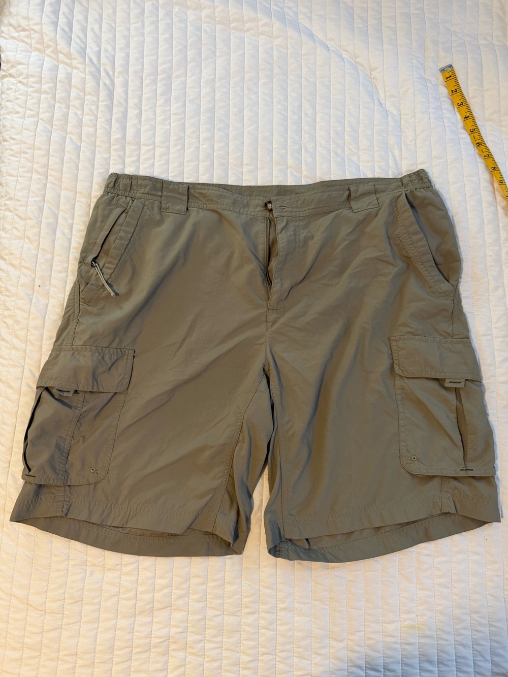 Columbia Titanium Beige Nylon Cargo Flat Front Men's Shorts 10" Inseam XL O31